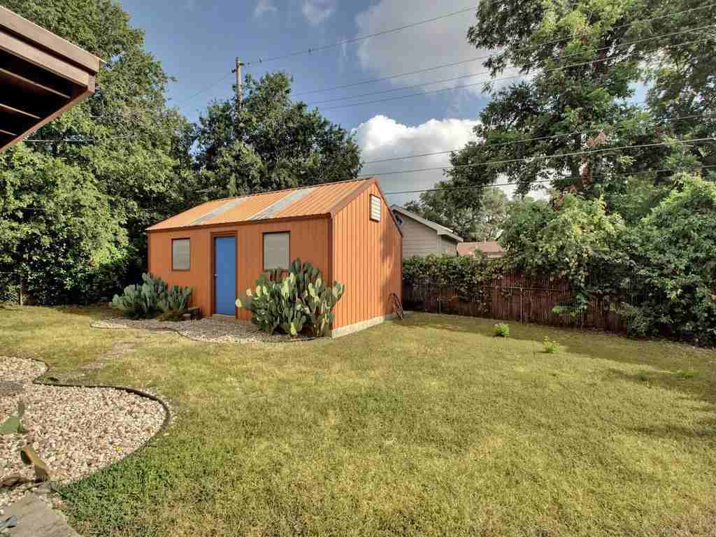 1110 Fieldcrest Dr - Photo 2 of 22