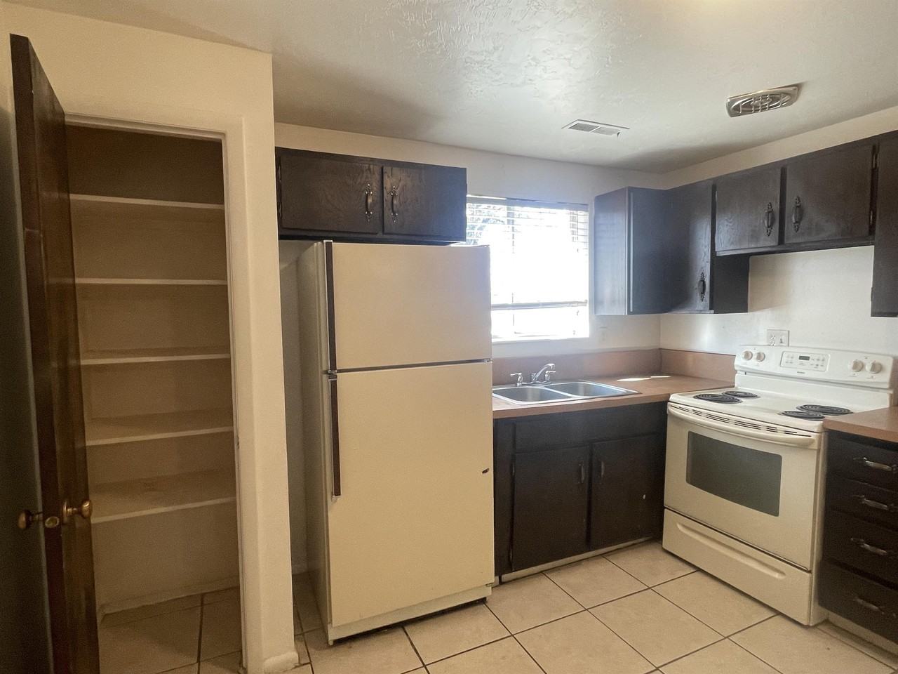 1540 Se - Photo 7 of 14