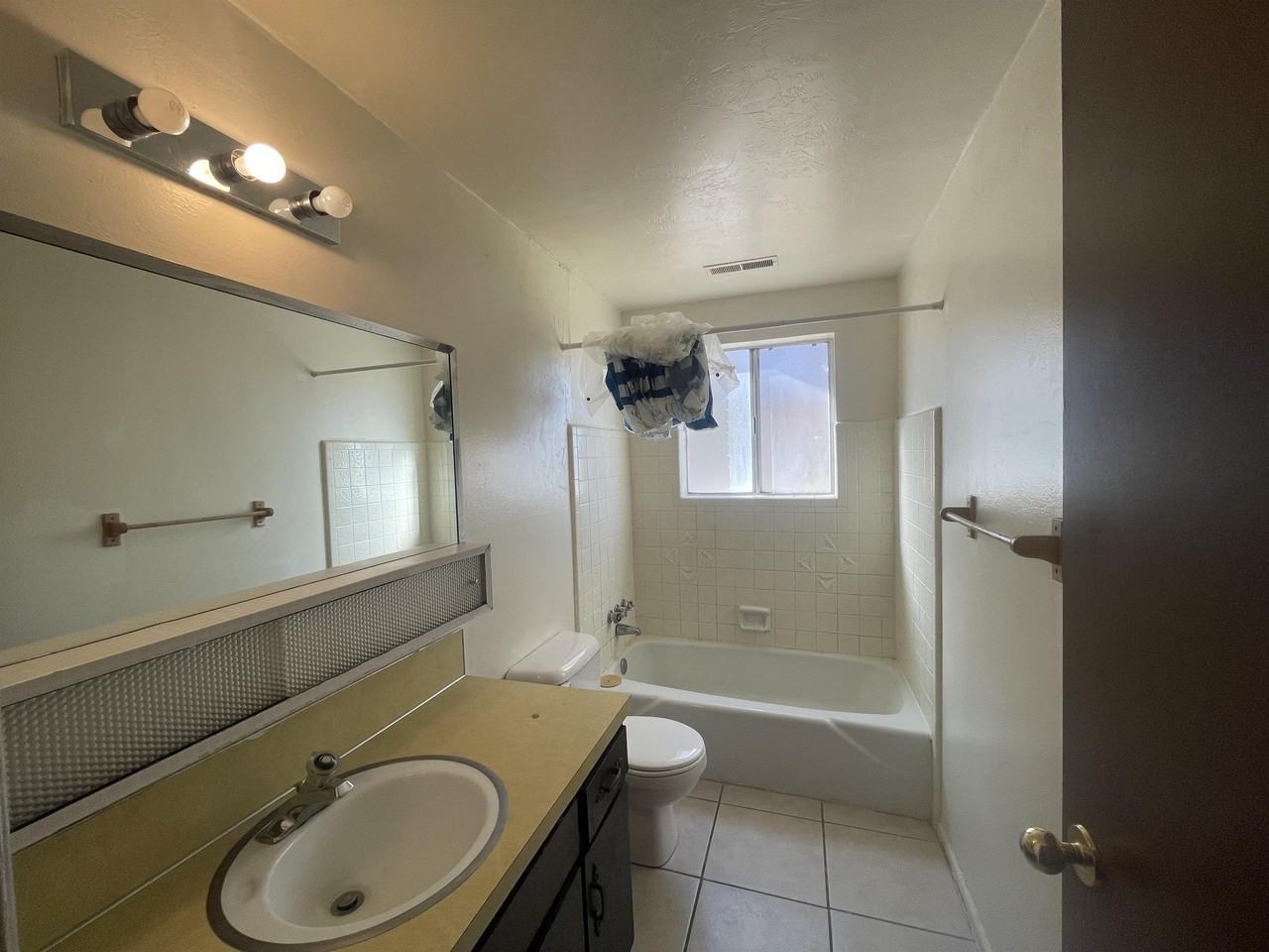 1540 Se - Photo 2 of 14