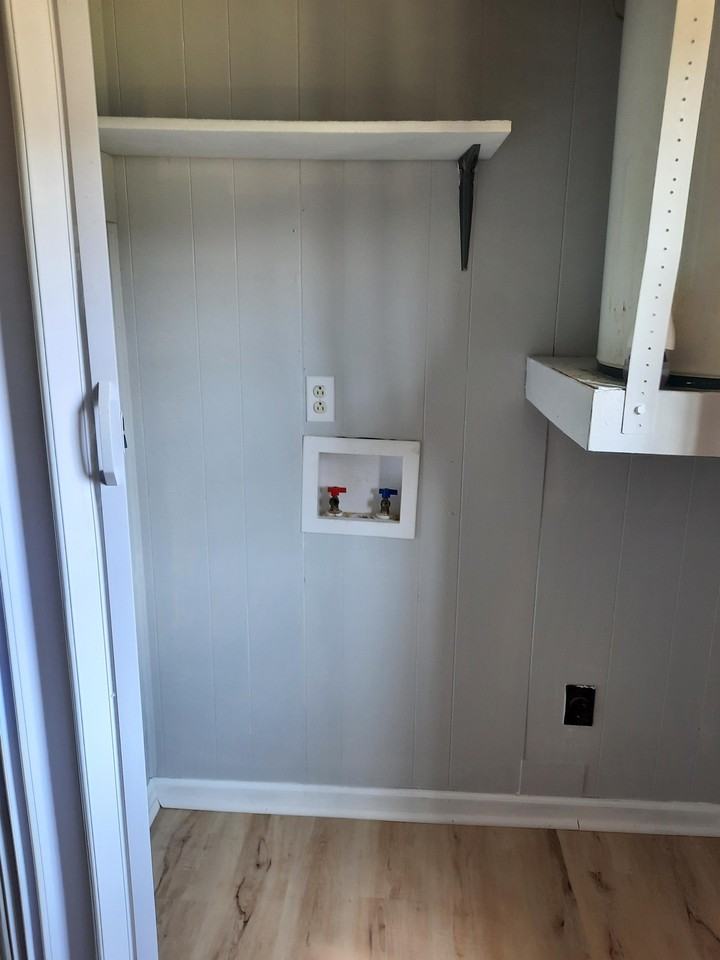 210 Shipman Rd Bldg E #4 - Photo 5 of 20