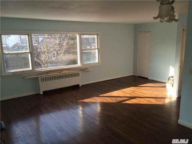 339 Cochran Pl - Photo 3 of 9