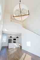 featured image of 430 E Elm St