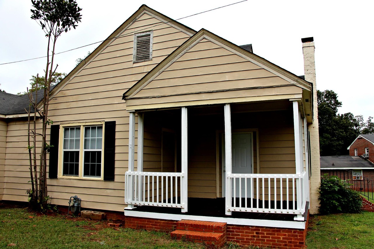 329 E Lee St - Photo 2 of 15