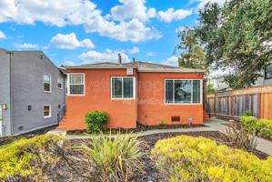 featured image of 115 Illinois St #B