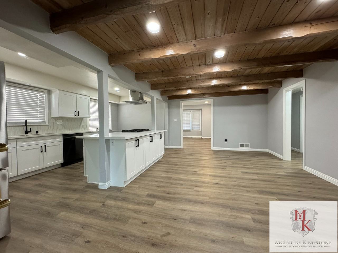 4919 Willmonte Avenue - Photo 3 of 35