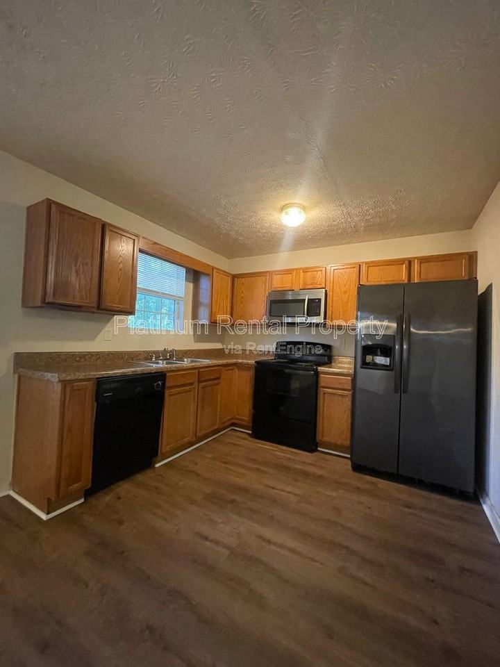 9260 Golf View Dr - Photo 7 of 23