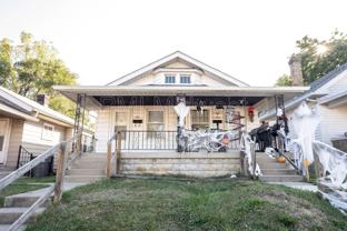 915 N Drexel Ave - Photo 1 of 1