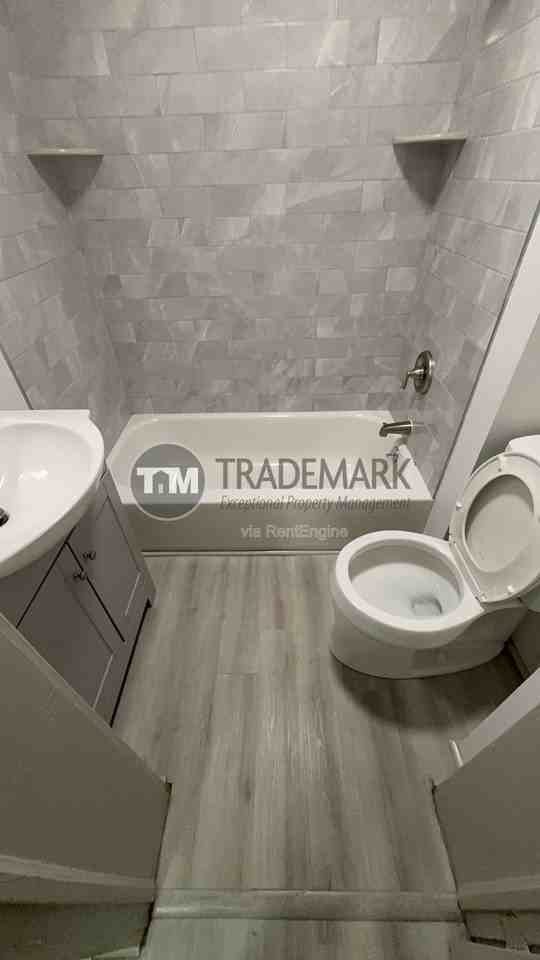 40 W James St #2 - Photo 5 of 7