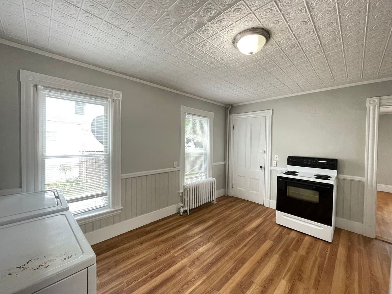 350 Portland St #A - Photo 4 of 23