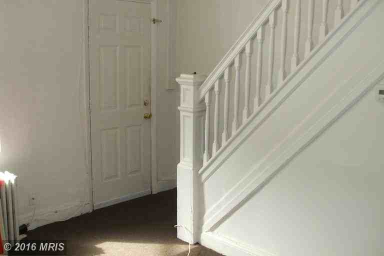 843 S Conkling St - Photo 2 of 14