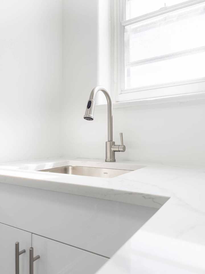 200 Avenue Kensington #307 - Photo 4 of 12