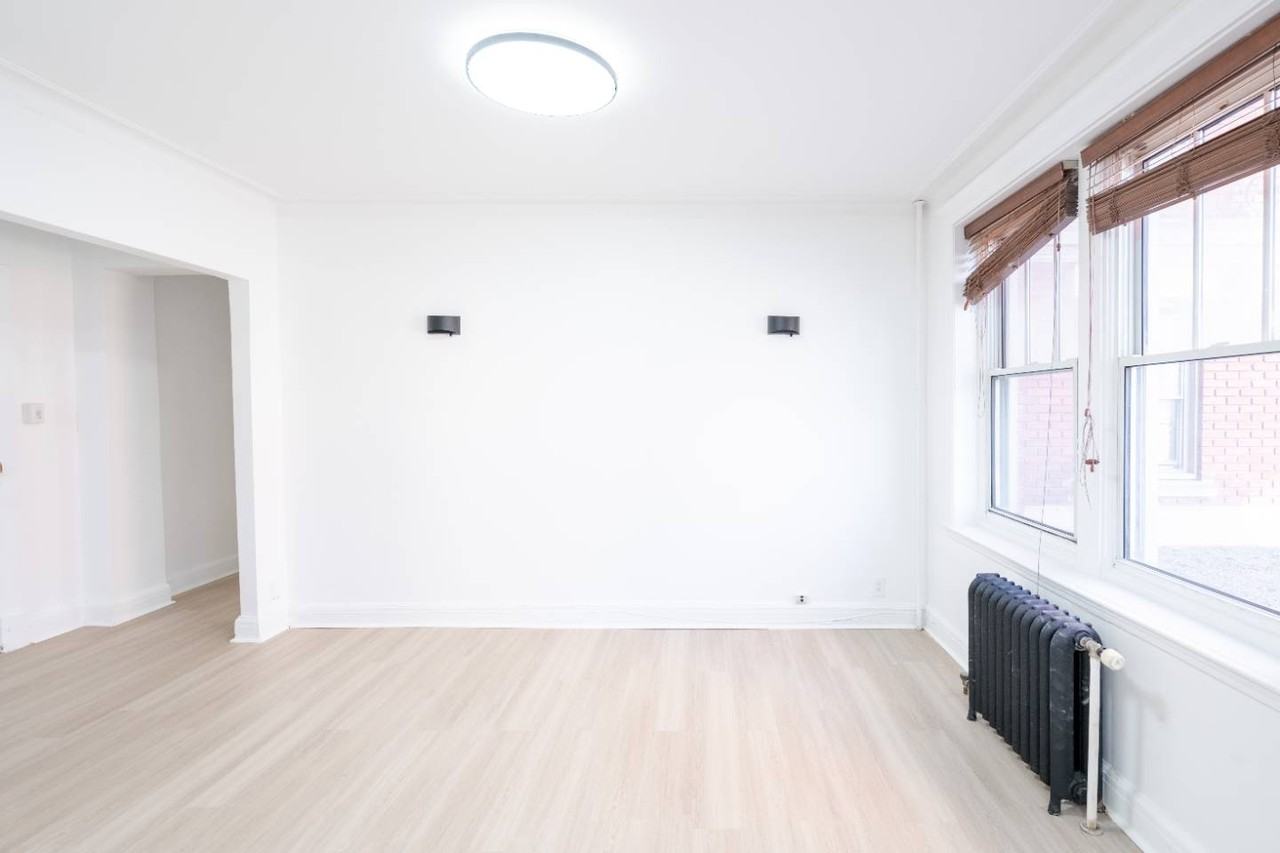 200 Avenue Kensington #10 - Photo 4 of 14