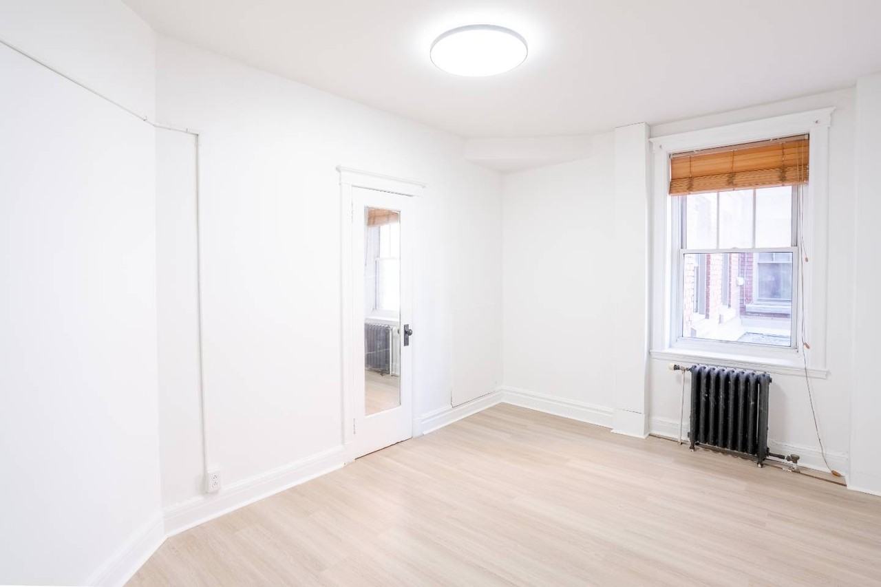 200 Avenue Kensington #10 - Photo 7 of 14