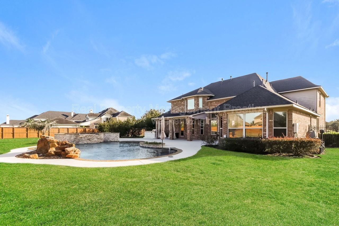 3909 Pebble Brook Dr - Photo 3 of 22