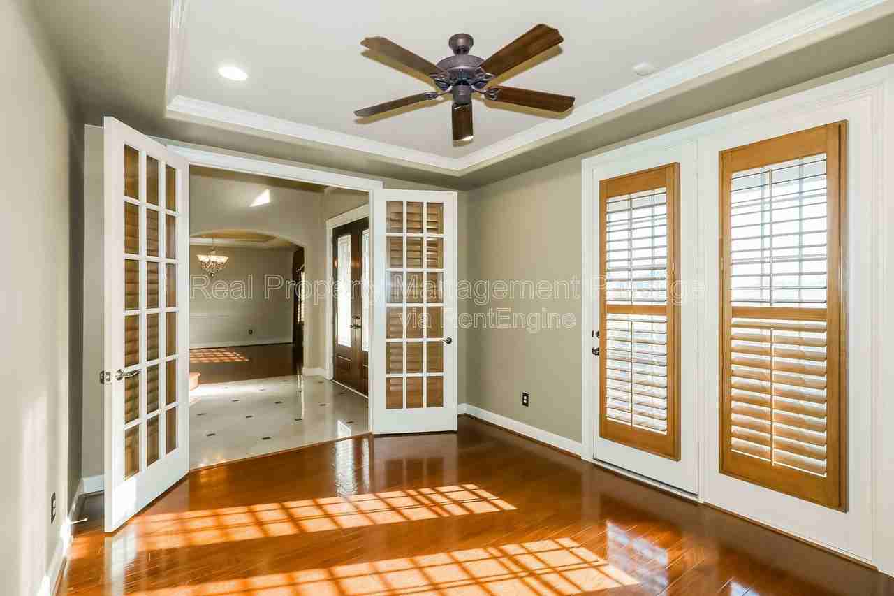 3909 Pebble Brook Dr - Photo 6 of 22