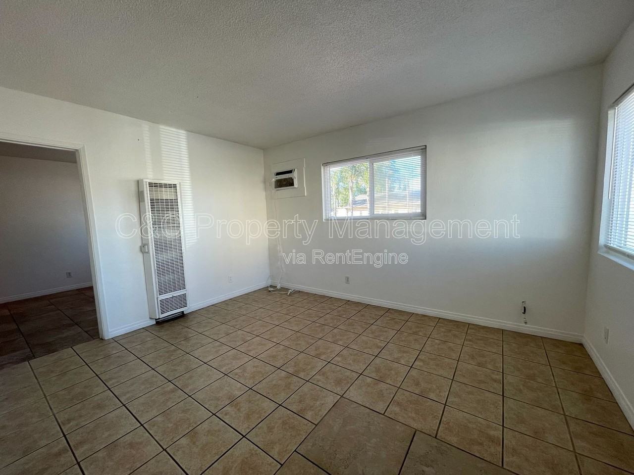 199 N Inez St #B - Photo 2 of 4