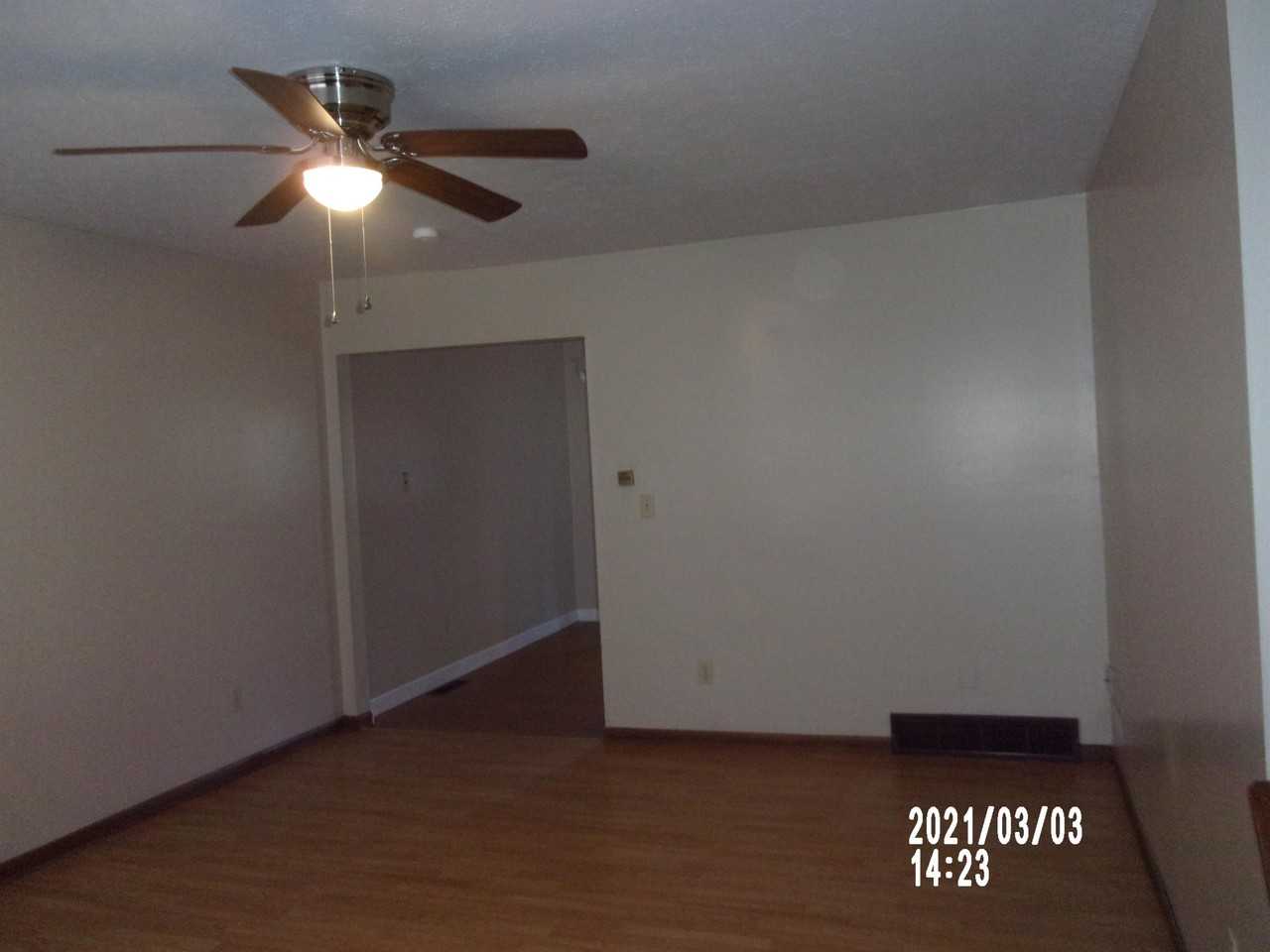 463 Brentwood Ave #B463 - Photo 3 of 10