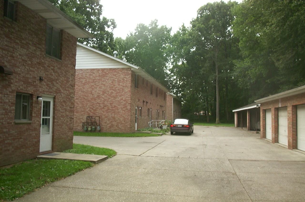 463 Brentwood Ave #B463 - Photo 5 of 10