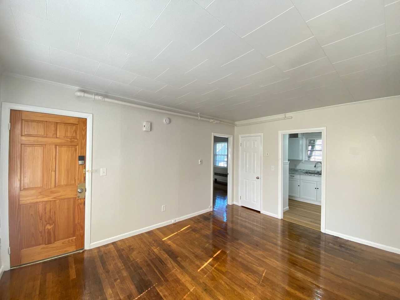 118 Locust St #D - Photo 4 of 15