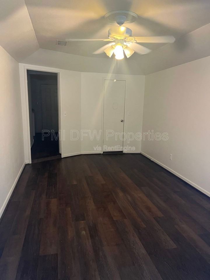 1664 Fagan Dr - Photo 3 of 16