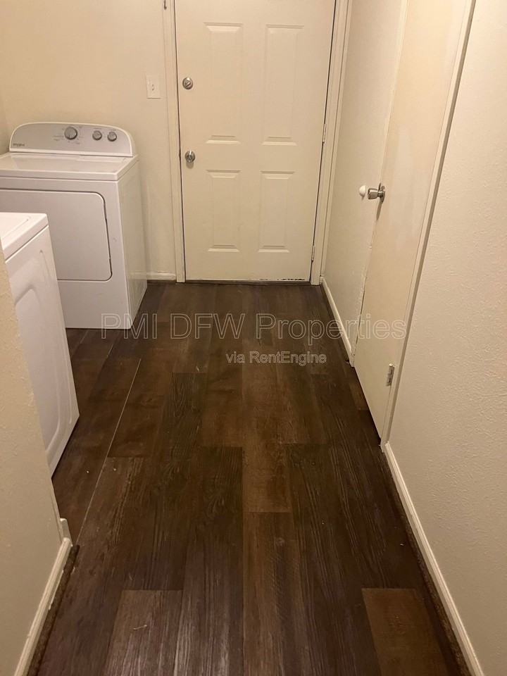 1664 Fagan Dr - Photo 6 of 16