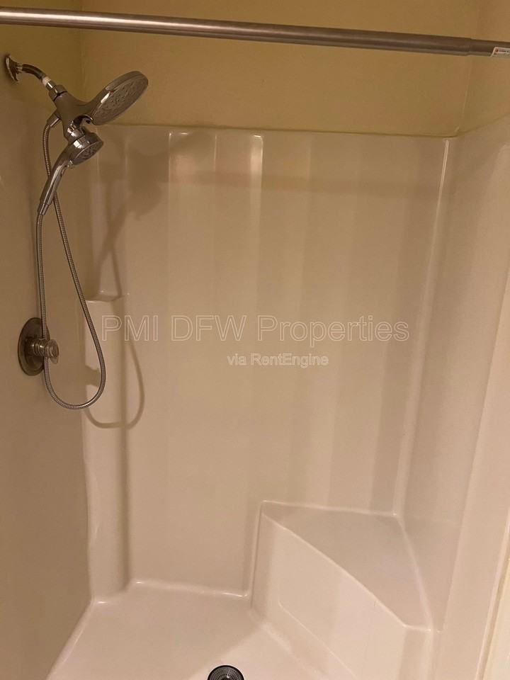 1664 Fagan Dr - Photo 7 of 16