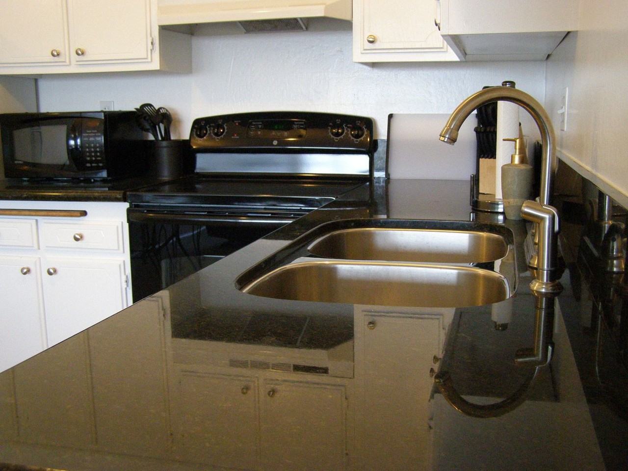 Channel View Apartments - Photo 3 of 16