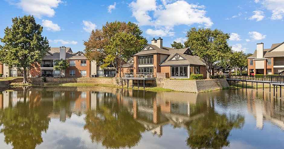 Ashford Apartments - Photo 5 of 39