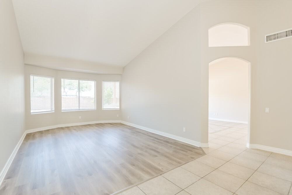 9940 E Paseo San Bruno - Photo 3 of 16