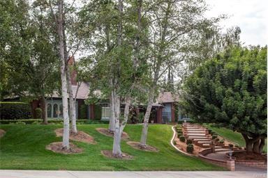 2431 Piedmont Dr - Photo 3 of 34