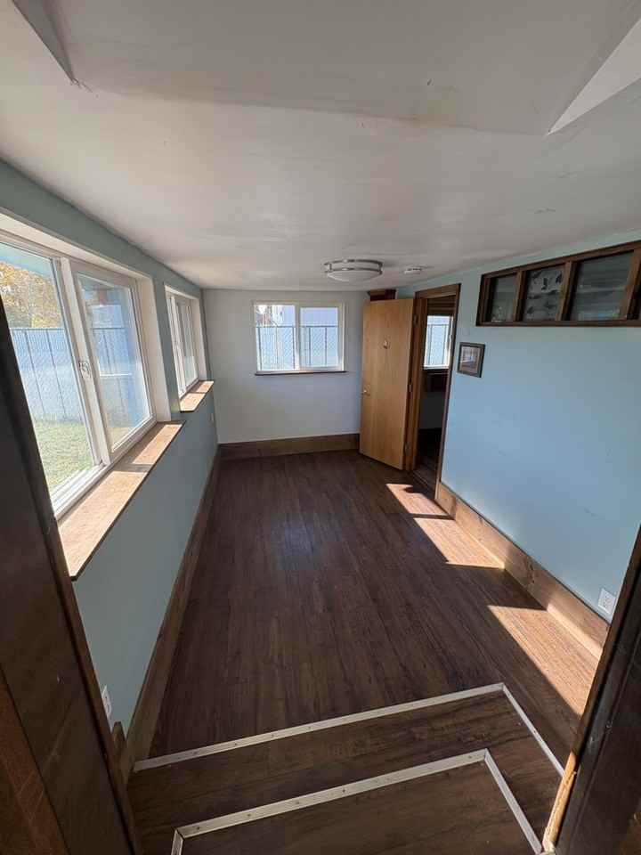 2110 Burlington Ave - Photo 3 of 12