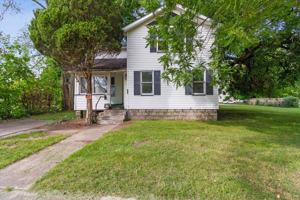 featured image of 111 E Bush St