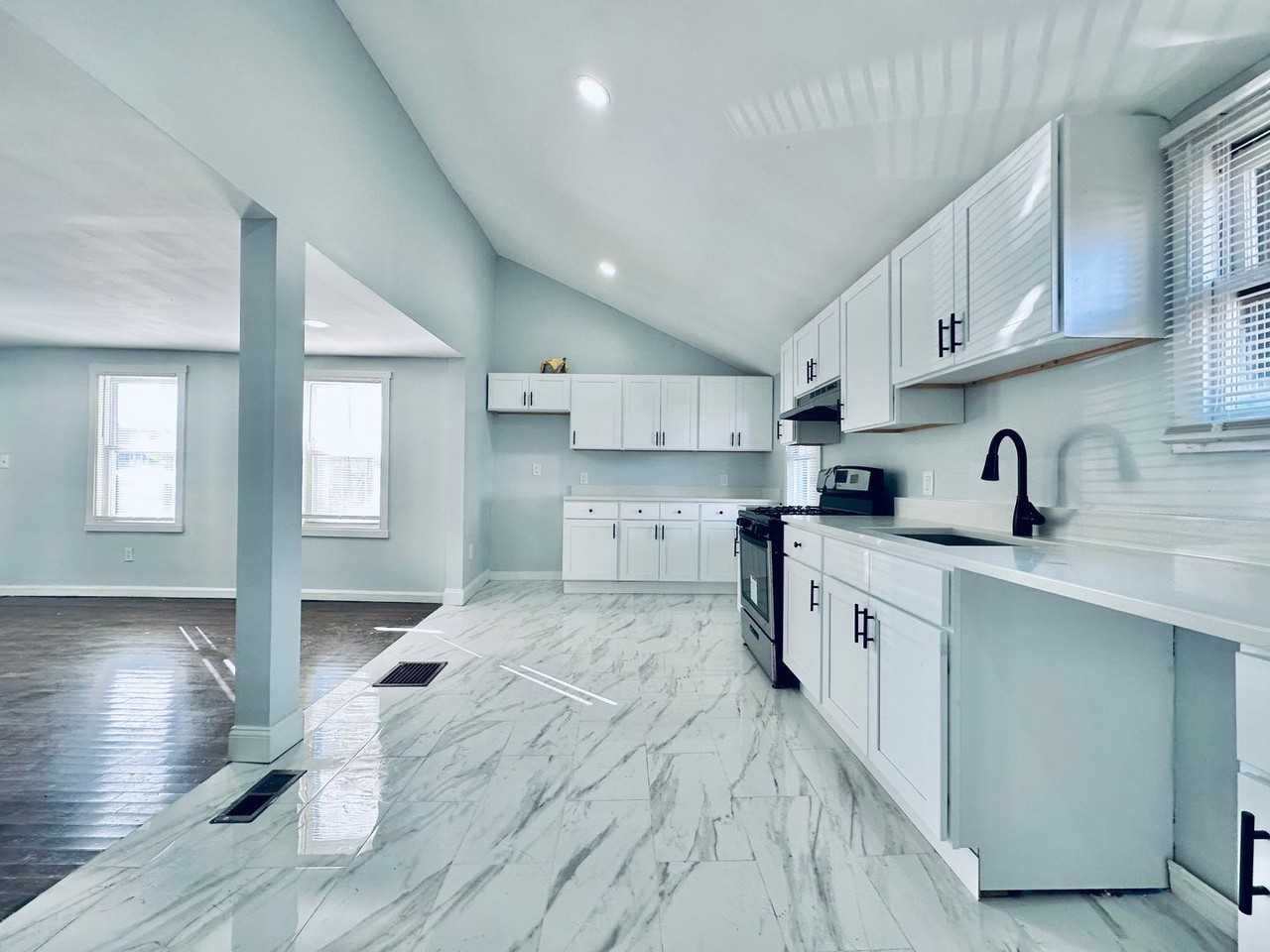 10 Kensington St - Photo 3 of 20