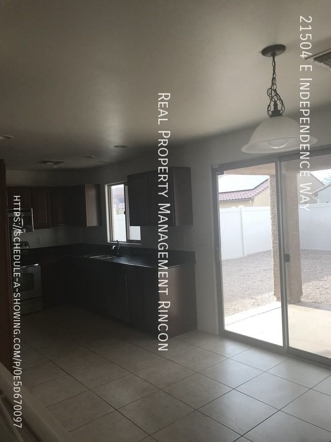 21504 E Independence Way - Photo 7 of 13