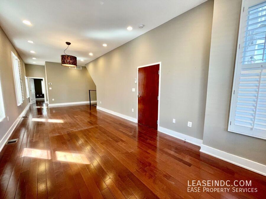 1004 N St Nw #1 - Photo 3 of 26