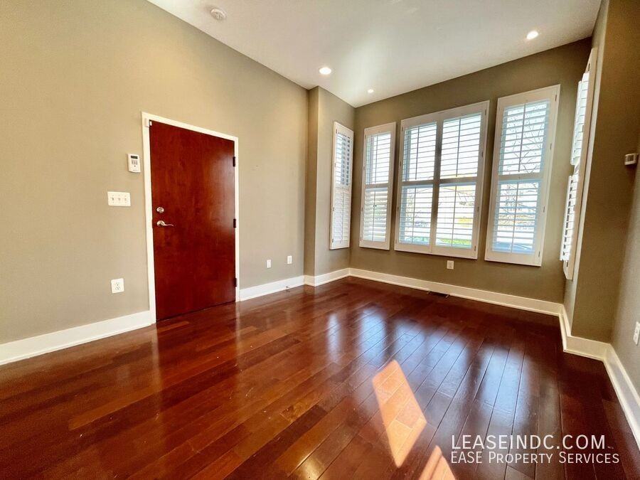 1004 N St Nw #1 - Photo 4 of 26