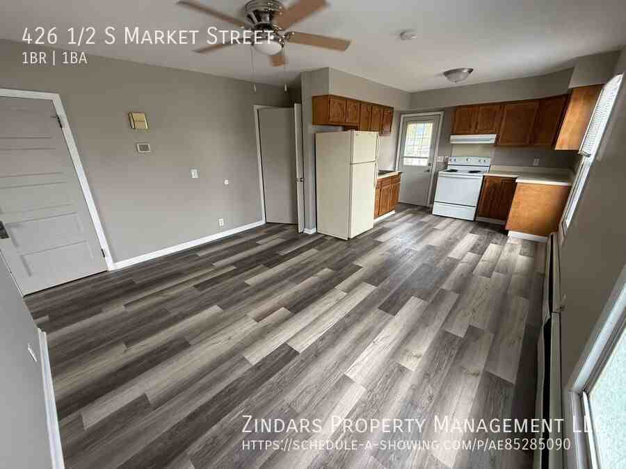 426 1/2 S Market St - Photo 2 of 6