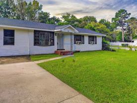 319 Sarah Dr - Photo 1 of 1