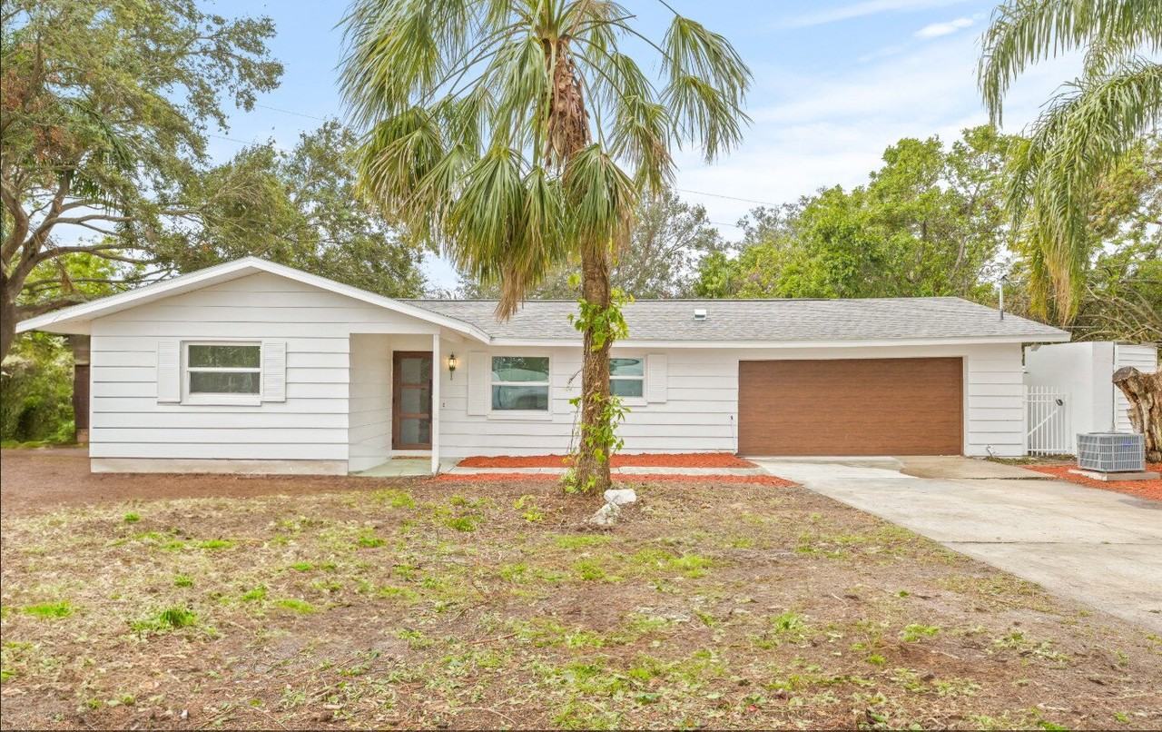 2255 S Lagoon Cir - Photo 2 of 31