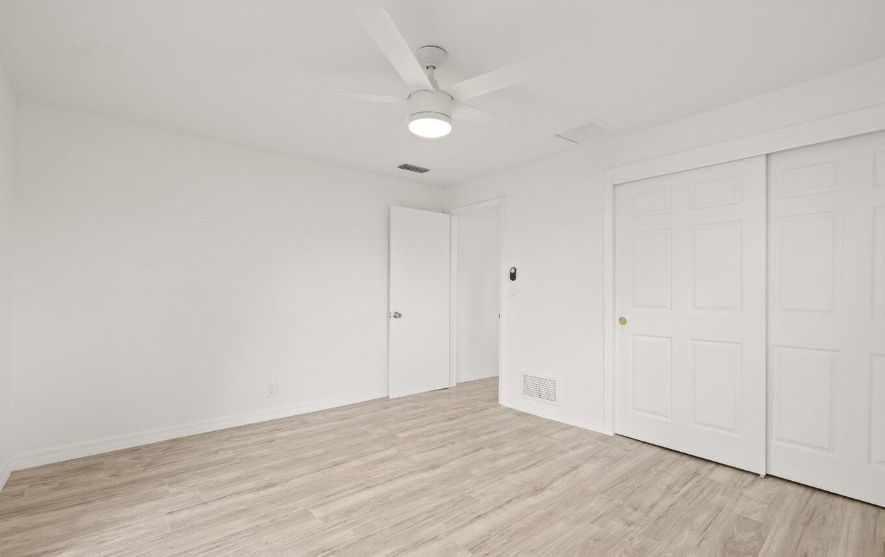 2255 S Lagoon Cir - Photo 7 of 31