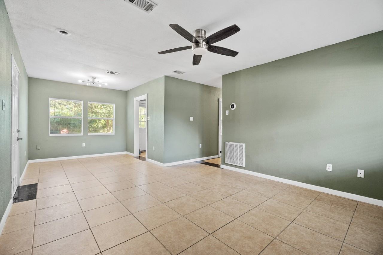 108 Bonita Avenue - Photo 4 of 24