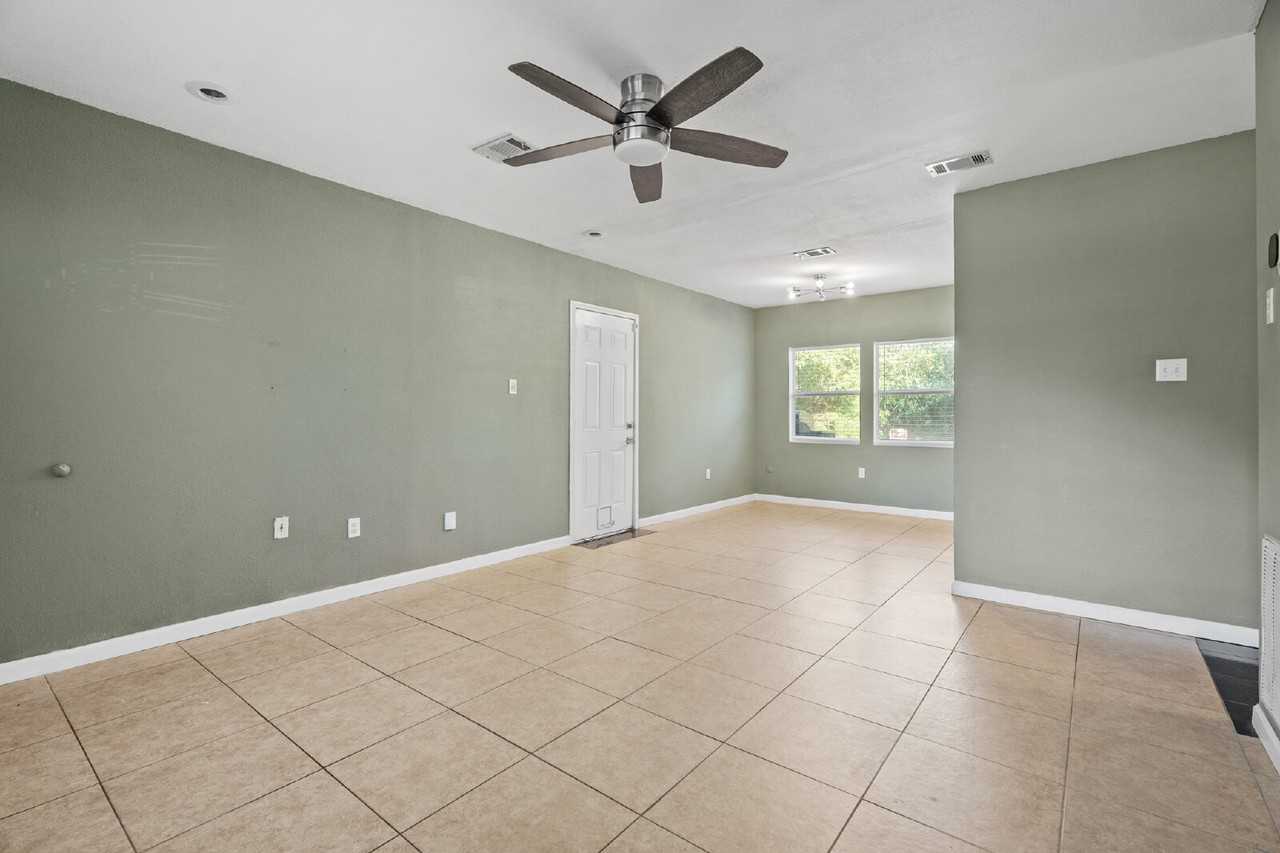 108 Bonita Avenue - Photo 5 of 24