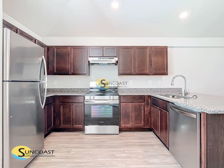 15537 Buick Ave - Photo 7 of 19