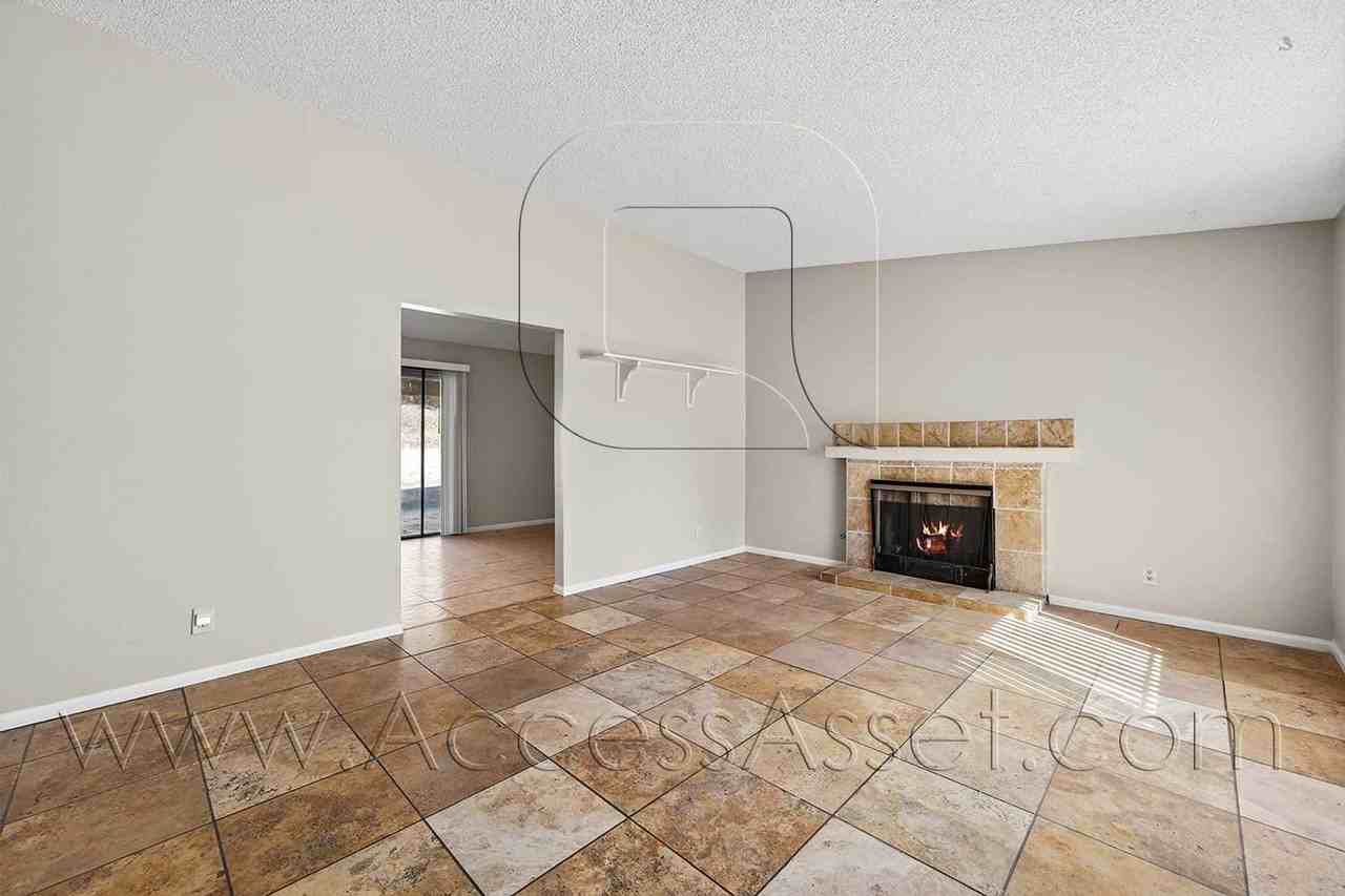 29650 Mira Loma Dr - Photo 4 of 33