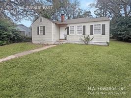 featured image of 2913 2nd Ave E