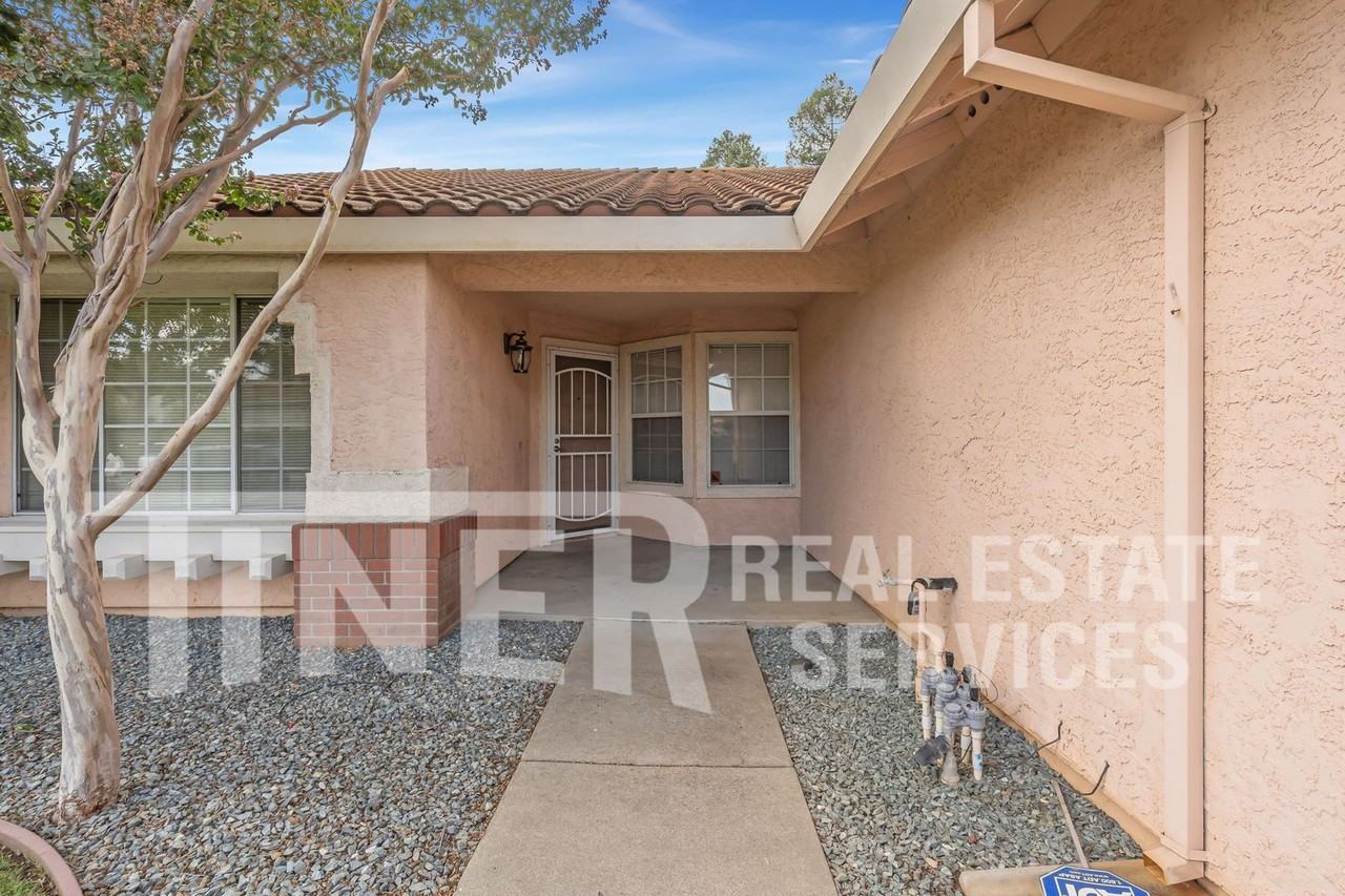 8948 Warmsprings Street - Photo 5 of 25