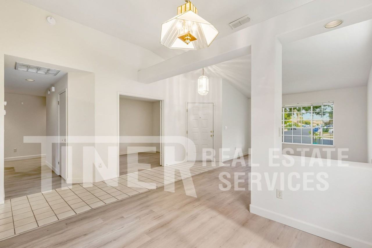 8948 Warmsprings Street - Photo 6 of 25