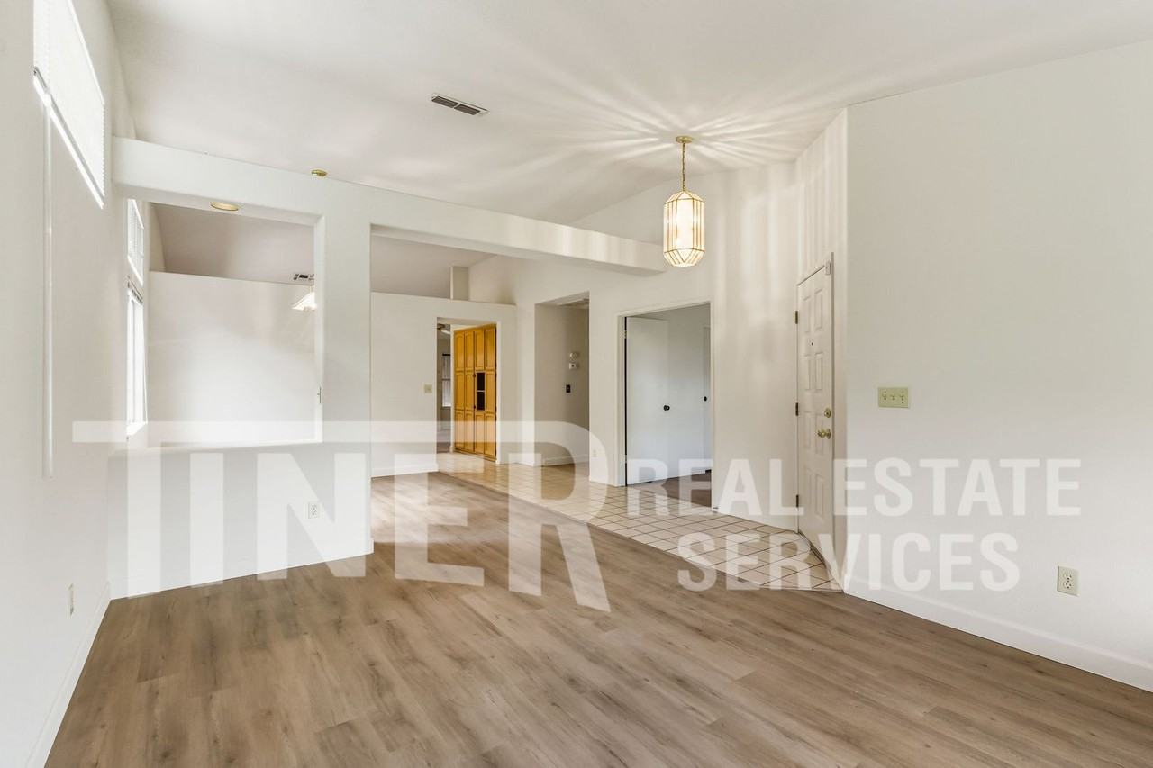 8948 Warmsprings Street - Photo 7 of 25