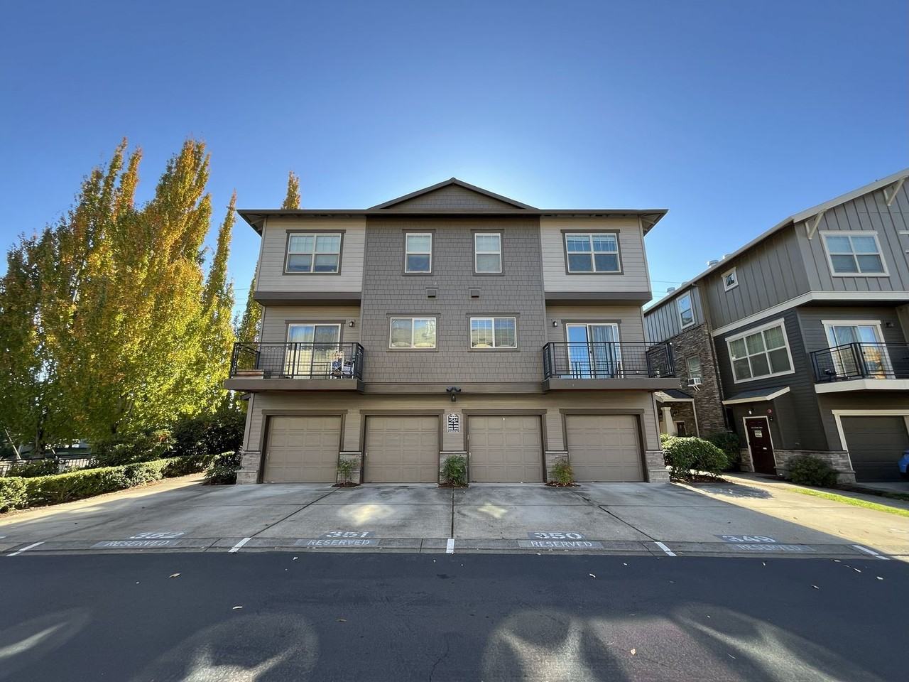 8904 Ne Brentford Way - Photo 2 of 33