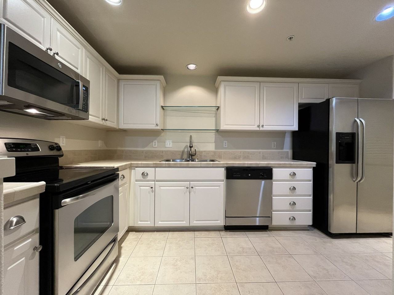 8904 Ne Brentford Way - Photo 5 of 33